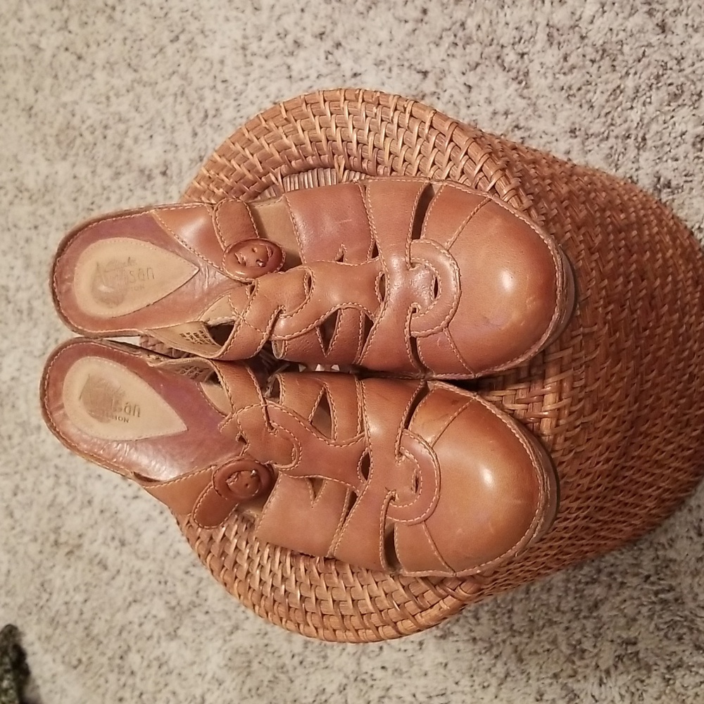 Clark's Artisan collection shoes,size 9 M
